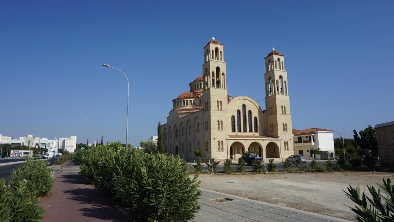 Limnaria Gardens Paphos, Near Beach Exterior photo